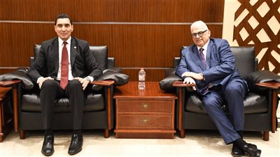 وزير الرياضة يلتقي رئيس الاتحاد الدولي للمصارعة على هامش افتتاح البطولة الإفريقية بالإسكندرية