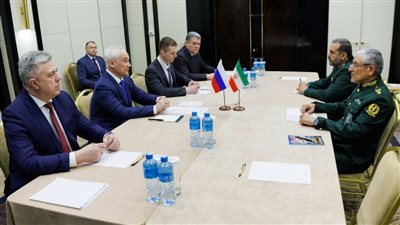 وزير الدفاع الروسي يلتقي نائب وزير الدفاع الإيراني لبحث التعاون العسكري