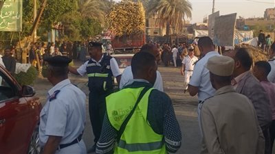 أسفر عن 5 مصابين.. إعادة فتح الطريق بعد حادث تصادم تريلا مع 3 سيارات أعلى كوبري في قنا