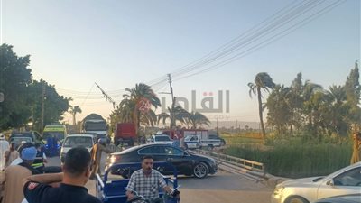 5 شباب حالتهم خطيرة.. ننشر أسماء مصابي حادث تصادم تريلا مع 3 سيارات أعلى كوبري الرمل في قنا