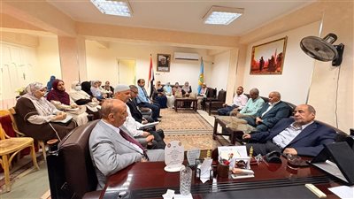 عميد كلية البنات الأزهرية بالأقصر يناقش التحضير لمؤتمر عالمي عن الإمام واستعدادات امتحانات نهاية العام