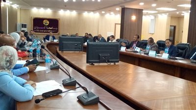 جامعة أسوان تناقش استعدادات امتحانات نهاية العام وتطوير المنظومة الصحية والتعليمية في مجلسها رقم (166)