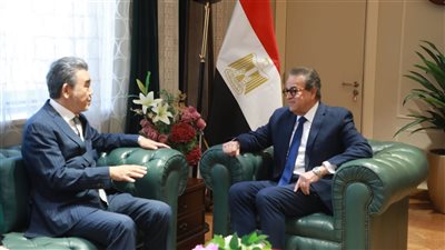 وزير الصحة يبحث آليات تطبيق نظام التوكاتسو الياباني للأطباء