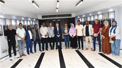 محافظ أسوان: التغلب على المشاكل والاحتياجات الجماهيرية بخطط علمية مدروسة