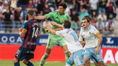 لكمة تنهي موسمه.. إيقاف أندرادا حارس سرقسطة 13 مباراة بسبب اعتداء في الدوري الإسباني