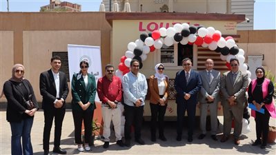 محافظ القليوبية يُسلّم عربة طعام متنقلة لشابين من خريجي مؤسسة البنين ببنها ضمن مبادرة لدعم الشباب والحد من البطالة