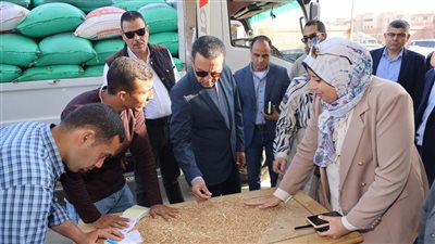 محافظ المنوفية يفاجئ صوامع قويسنا فجرًا ويوجه بزيادة ساعات العمل لتسريع توريد القمح