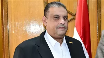 خلال عمله.. وفاة شريف فاروق أمين عام جامعة قناة السويس