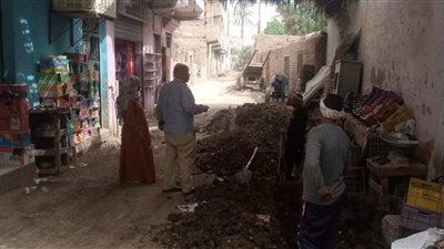 استئناف أعمال الصرف الصحي بالزينية.. وتنفيذ 220 وصلة منزلية في قرية الصعايدة بالأقصر