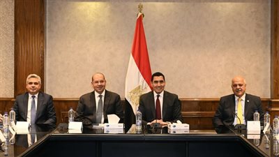 وزير الرياضة يلتقي رئيس اللجنة الأولمبية لبحث آخر استعدادات أولمبياد لوس أنجلوس 2028