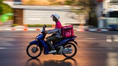 عامل دليفري - تعبيرية