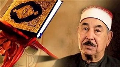 أسرة القارئ الراحل الطبلاوي تحيي ذكرى رحيله السادسة بقراءة الختمة القرآنية لروحه على مقبرته بالأباجية