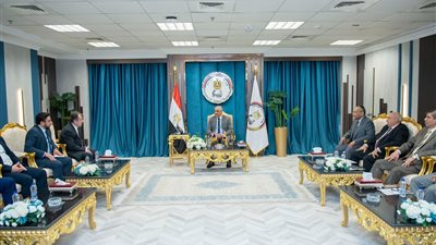 وزير الإنتاج الحربي يبحث مع سفير أرمينيا التعاون المشترك في مجال الصناعات الدفاعية
