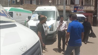 توجيهات بالرعاية المجانية وتوفير الأدوية.. تفاصيل جولة وكيل صحة الأقصر بقافلة الزينية