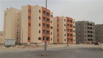 إنجاز مشروعات الصرف والرصف في مدينة الطود ورفع 68 طنًا من المخلفات