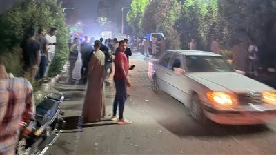 عودة الحركة المرورية لطبيعتها عقب حادث تصادم سيارتين بكفر شكر 