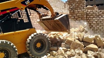 استمرار إزالة التعديات ضمن الموجة 29 بأسوان
