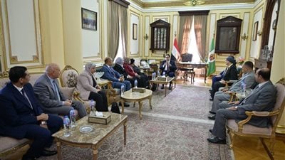 جامعة القاهرة تستقبل وفدًا من هيئة ضمان الجودة بشأن منح الاعتماد المؤسسي والبرامجي لكلية التربية للطفولة 