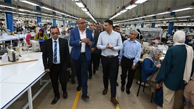 وزير الصناعة: الملابس ضمن الصناعات الاستراتيجية لتلبية احتياجات السوق المحلية والتصدير
