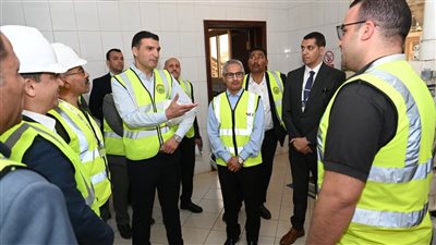 وزير الصناعة ومحافظ بني سويف يتفقدان مصانع كبرى في جولة ميدانية لدعم الإنتاج والاستثمار