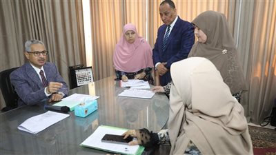 محافظ بني سويف يعقد أول لقاء جماهيري بسمسطا خارج الديوان العام.. ويوجه بدعم حالتين إنسانيتين