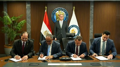 وزير البترول يشهد اتفاقا مع بي بي وهاربور إنرجي لتعجيل إنتاج البترول والغاز بحقل العريش وشمال كينج مريوط