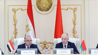 مصر وبيلاروسيا تبحثان تصنيع المعدات الثقيلة وتعزيز الشراكات الاستثمارية المستدامة