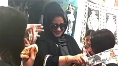 أول تعليق من إدارة المدرسة على واقعة إهداء طالبة 20 ألف جنيه من والدتها داخل حفل تخرج بالشرقية
