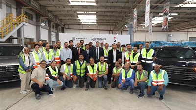 وزير الصناعة ومحافظ القاهرة يتفقدان مصنع النصر للسيارات ويشهدان تصنيع السيارة رقم 1000