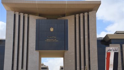 مصر تدين استهداف مطار الكويت الدولي.. وتؤكد تضامنها الكامل مع دولة الكويت الشقيقة