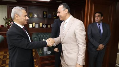 محافظ بني سويف يتلقى التهاني بعيد الأضحى المبارك من القيادات التنفيذية والشعبية