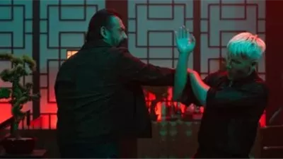 ماكس هوانغ يشيد بـ كريم عبد العزيز وأحمد عز: التواصل بيننا كان بالنظرات داخل مشاهد الأكشن