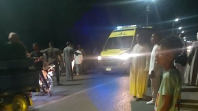 الفرح اتقلب ميتم.. مصرع شخصين وإصابة 8 آخرين في تصادم ميكروباص ودراجات نارية خلال زفة بالأقصر