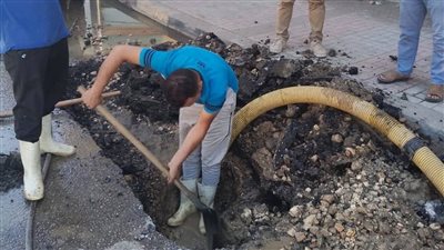 كسر مفاجئ بخط مياه رئيسي في شبين الكوم.. وتحرك سريع لإعادة الخدمة خلال ساعتين