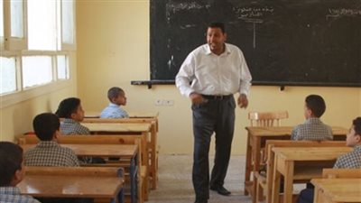 ضوابط وشروط مد خدمة المعلمين بعد بلوغ سن التقاعد حتى 3 سنوات كحد أقصى