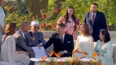 قطعة من قلبي وحياتي.. تامر هجرس يحتفل بعقد قران ابنته تمارا