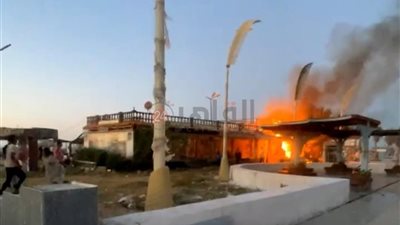 إخماد حريق نشب داخل كافيه على شاطئ بورسعيد