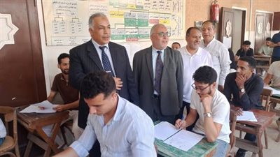 نائب رئيس جامعة الأزهر يشدد على الالتزام بالمواصفات الفنية للورقة الامتحانية 