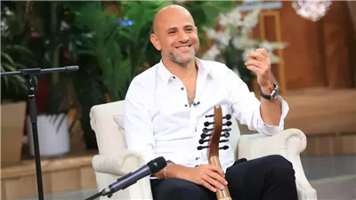 بـ 5 أغانٍ من كلماته وألحانه.. عزيز الشافعي يحصد نصيب الأسد في ألبوم محمد حماقي الجديد