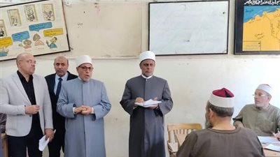 رئيس المعاهد الأزهرية يشدد على تحري الدقة والمراجعة في رصد الدرجات بما يضمن حصول كل طالب على حقه كاملًا