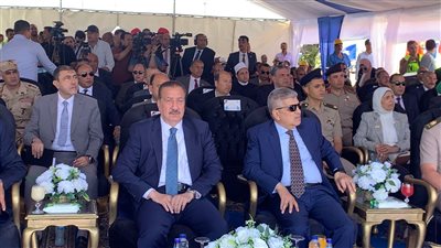 رئيس هيئة قناة السويس يعلن إنشاء كوبري أهل بورفؤاد بمنطقة المعديات لدعم حركة العبور بين ضفتي القناة