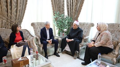 الشيخ أيمن عبد الغني يستقبل المرشح الروماني لمنصب الأمين العام للمنظمة الدولية للفرانكوفونية بمرصد الأزهر لمكافحة التطرف