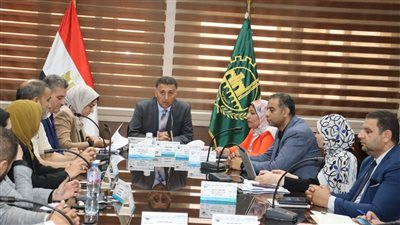 محافظ القليوبية يعقد اجتماعًا تنسيقيًا لبحث آليات المشاركة في الدورة الرابعة للمبادرة الوطنية للمشروعات الخضراء والذكية