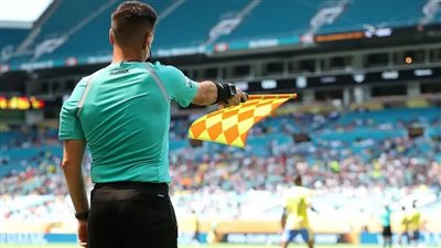 فيفا يعلن عن تقنية جديدة للتسلل في كأس العالم 2026.. وتقليص انتظار رفع الراية