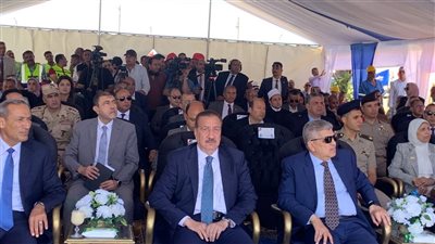 من 10.2 مليار إلى 3.9 مليار دولار.. رئيس قناة السويس يكشف خطة تعويض تراجع الإيرادات باستثمارات خارجية