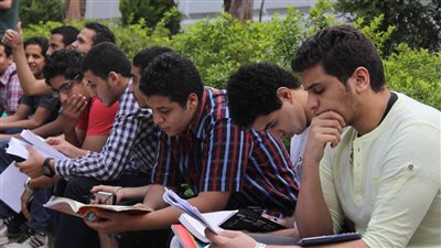 مراجعة الفيزياء للصف الثالث الثانوي 2026 وتوزيع درجات المادة.. أسئلة الاختيار من متعدد