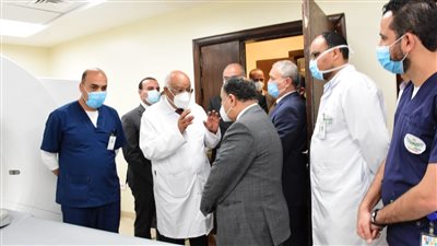 وزير المالية ومحافظا قنا والأقصر يزورون مستشفى الأطفال لعلاج السرطان لتقديم الدعم (صور)