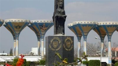 قرارات عاجلة من رئيس جامعة قناة السويس بعد تسريب مكالمة عاطفية لمدرس بكلية الآداب 