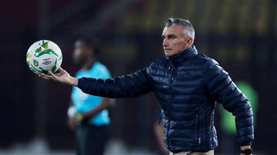 كارتيرون يوضح خطأ الترجمة في مؤتمر الزمالك
