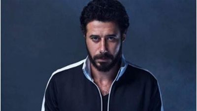 أحمد السعدني يدعم أبو تريكة.. ويؤكد رفضه تمرير أفكار المثلية في المناهج والكرة
